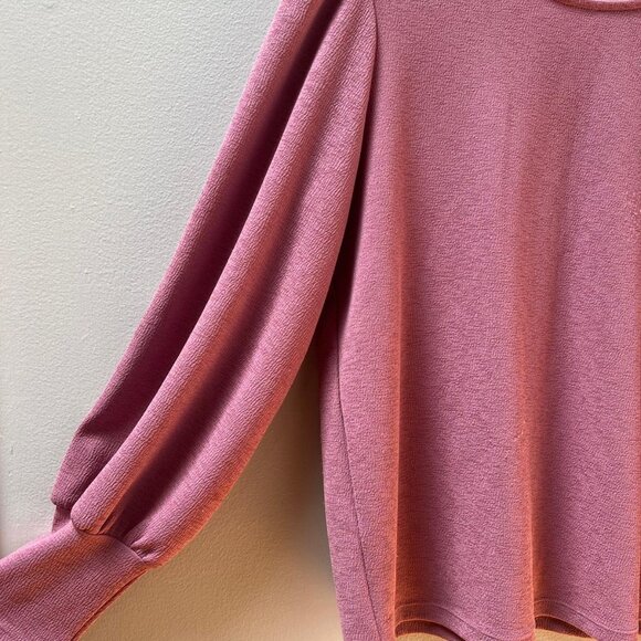 Chic Dusty Rose Balloon Sleeve Blouse with Button Cuff Detail - Picture 3 of 5